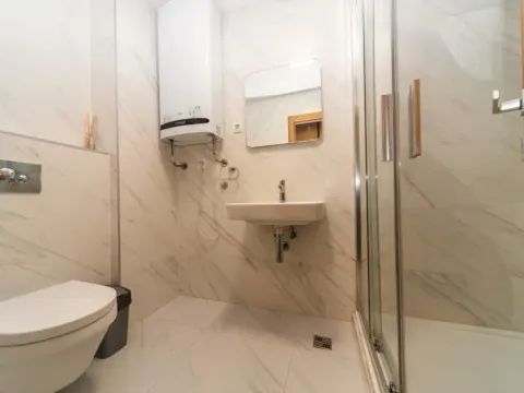 Izdavanje, jednosoban stan, 44m², City Kvart, Podgorica - image 3