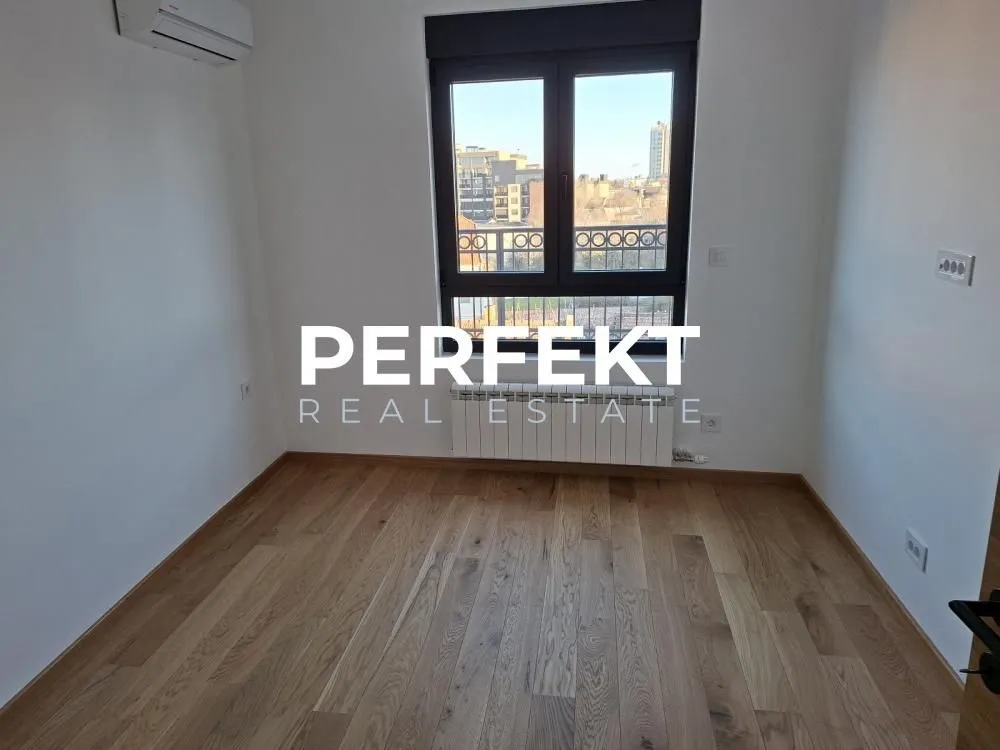 Prodaja, četvorosoban stan, 114m², Centar, Pančevo