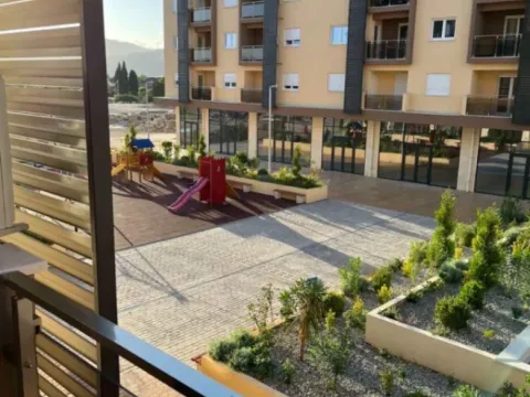 Izdavanje, jednosoban stan, 48m², New City, Podgorica - image 10