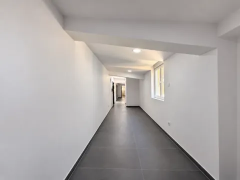 Izdavanje, stan, 250m², Stari Grad, Beograd - image 11