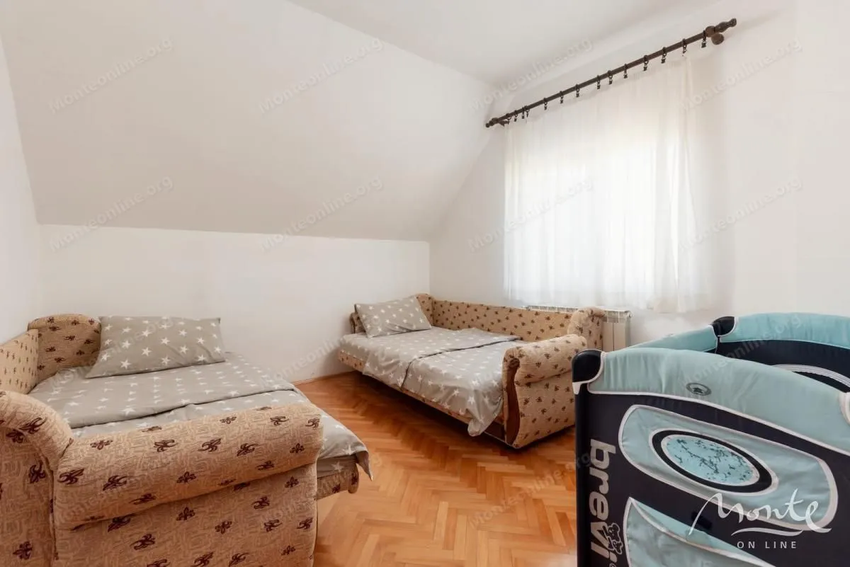 Prodaja, kuća, 200m², Žabljak, Crna Gora