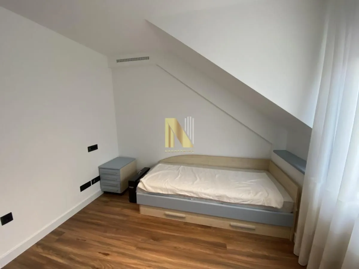 Prodaja, četvorosoban stan, 119m², Centar, Novi Sad