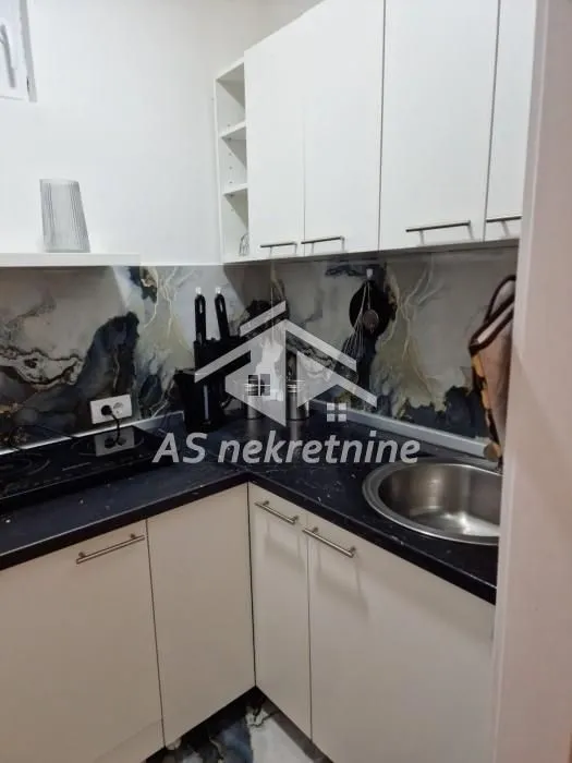Rent, three bedroom apartment, 73m², Slavija, Vračar Sve Podlokacije