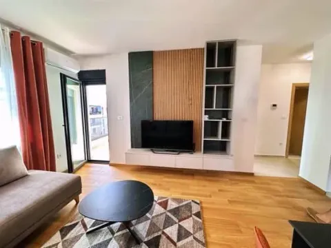 Izdavanje, dvosoban stan, 55m², City Kvart, Podgorica - image 4