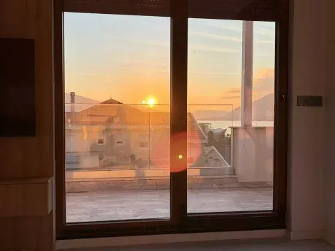 Rent, two bedroom apartment, 73m², Donja Lastva, Tivat - image 12