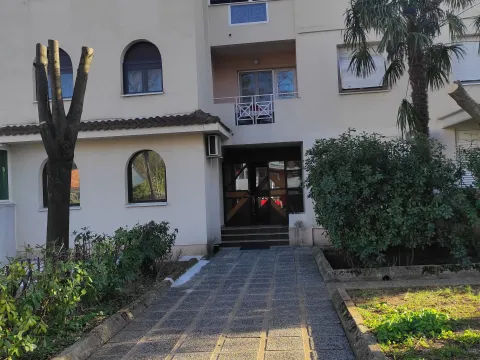 Rent, one bedroom apartment, 42m², Gorica C, Podgorica - image 2