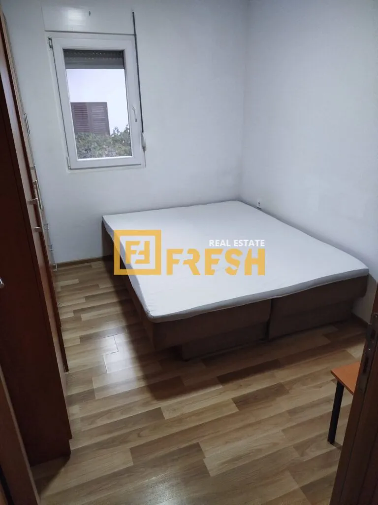 Izdavanje, dvosoban stan, 79m², Cetinje, Crna Gora