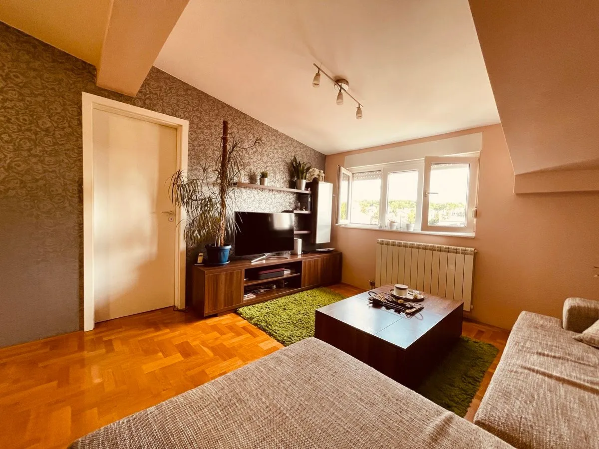 Prodaja, trosoban stan, 58m², Uciteljsko Naselje, Zvezdara Sve Podlokacije