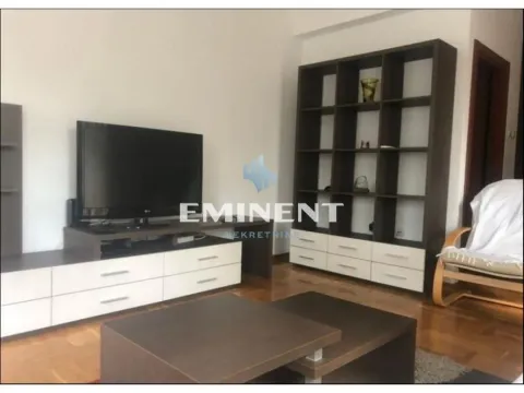 Stan in Zemun Meandri