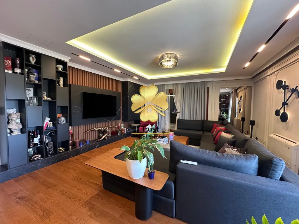 Prodaja, trosoban stan, 195m², Pobrežje, Podgorica