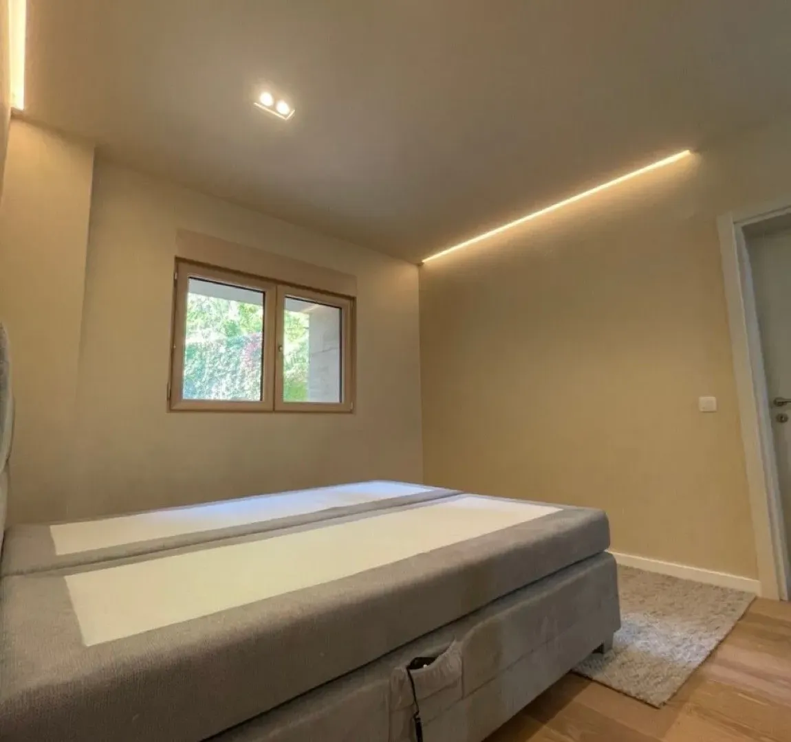 Prodaja, jednosoban stan, 52m², Škaljari, Kotor