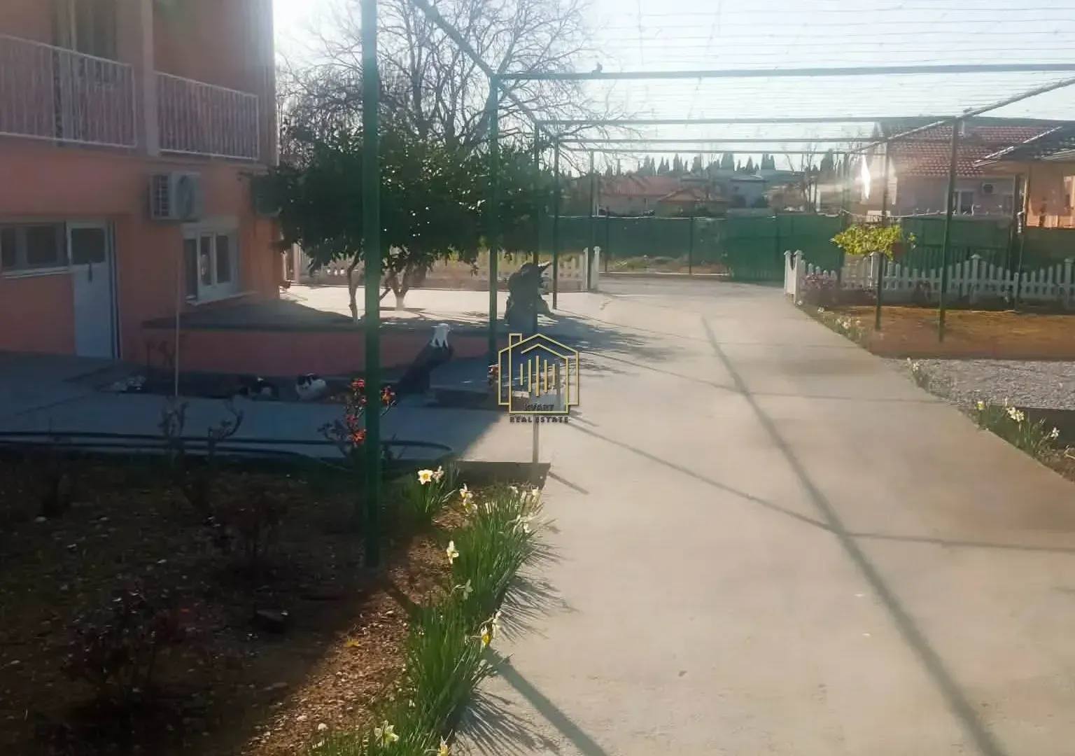 Izdavanje, dvosoban stan, 104m², Tološi, Podgorica