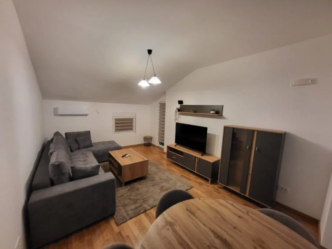 Izdavanje, jednosoban stan, 42m², Zagorič, Podgorica