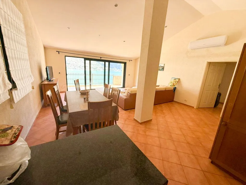 Prodaja, kuća, 285m², Muo, Kotor