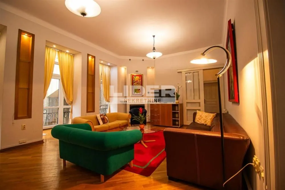 Izdavanje, četvorosoban stan, 160m², Stari Grad, Beograd