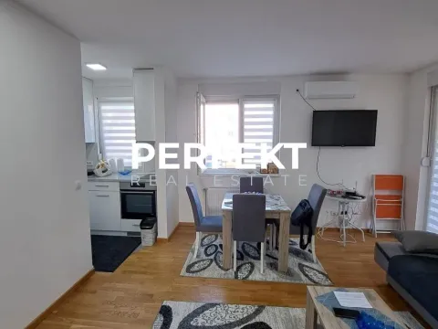 Stan in Zvezdara Sve Podlokacije