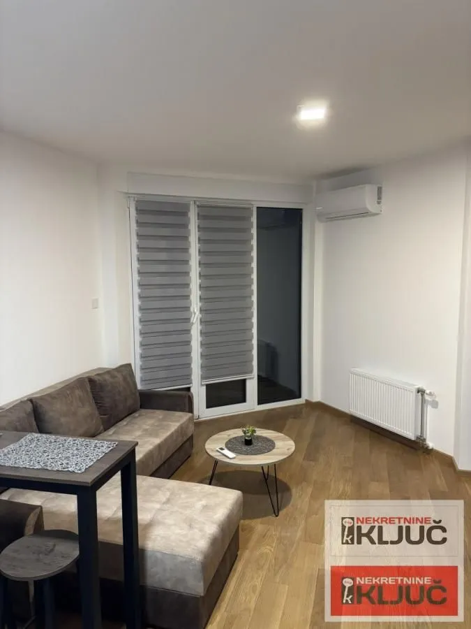 Izdavanje, garsonjera, 28m², Bulevar Oslobodjenja, Novi Sad Sve Podlokacije