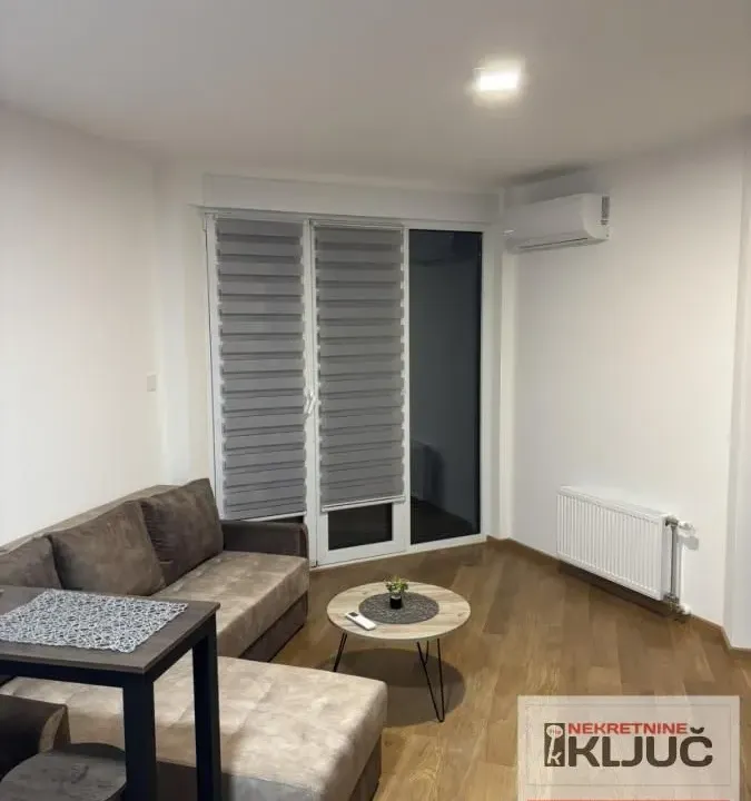 Izdavanje, garsonjera, 28m², Bulevar Oslobodjenja, Novi Sad Sve Podlokacije