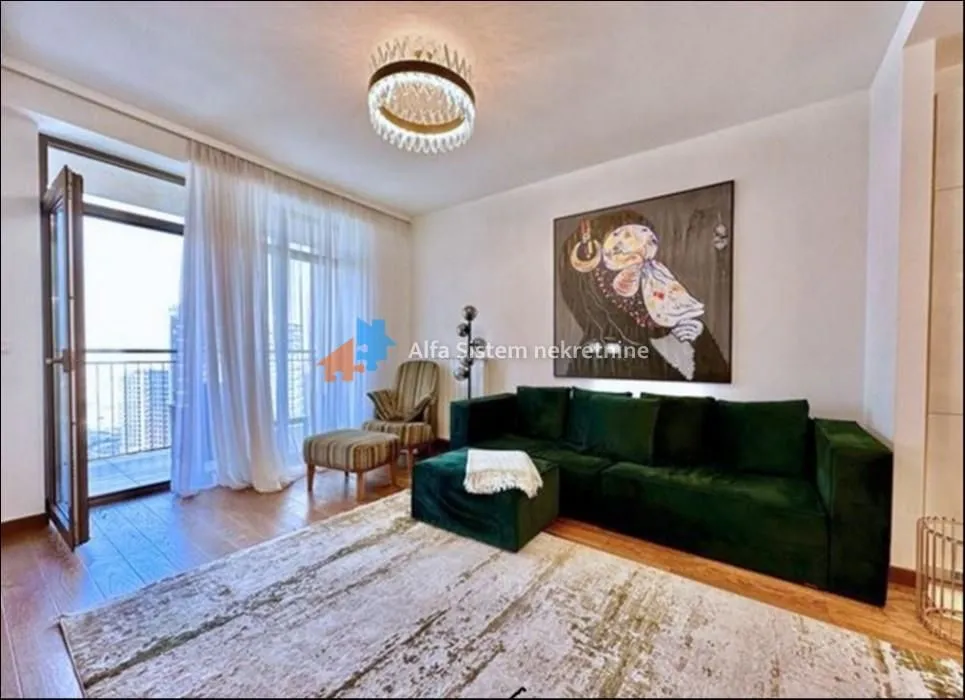 Izdavanje, trosoban stan, 83m², Savski Venac, Beograd
