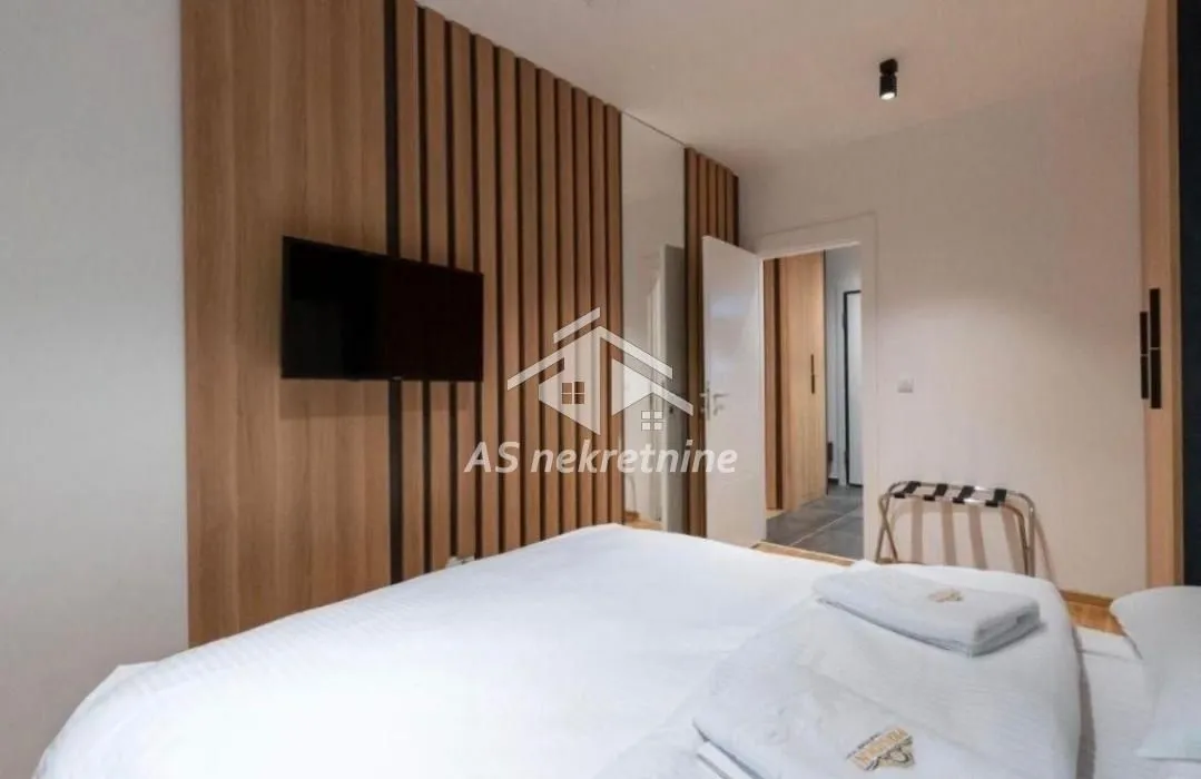 Izdavanje, dvosoban stan, 55m², Južni Bulevar, Vračar Sve Podlokacije