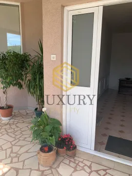 Izdavanje, trosoban stan, 170m², Tološi, Podgorica - image 3