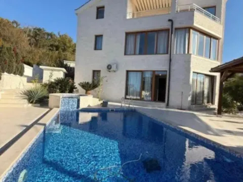 Prodaja, kuća, 320m², Herceg Novi, Crna Gora