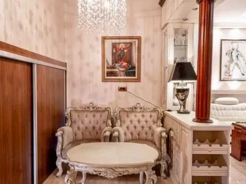 Izdavanje, kuća, 300m², Bečići, Budva - image 12