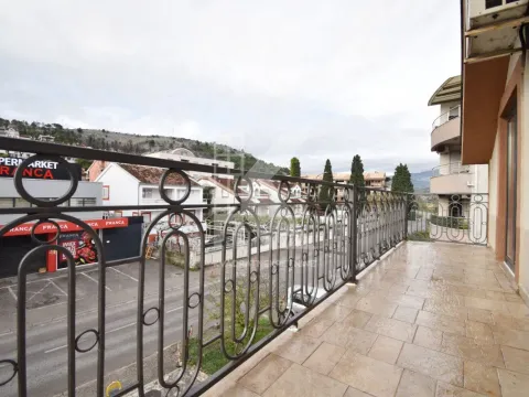 Izdavanje, jednosoban stan, 71m², Vezirov Most, Podgorica - image 10