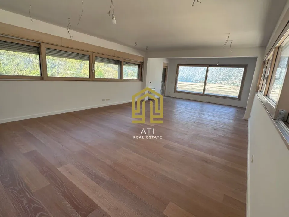 Sale, three bedroom apartment, 164m², Centar, Kotor