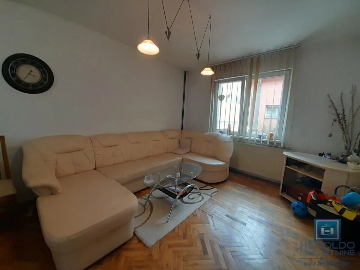 Sale, house, 180m², Centar, Ćuprija