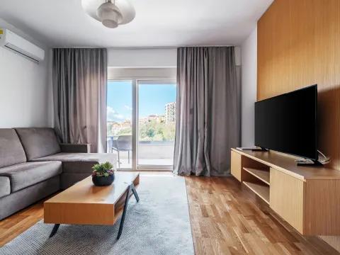 Daily-rent, two bedroom apartment, 48m², Bečići, Budva - image 11