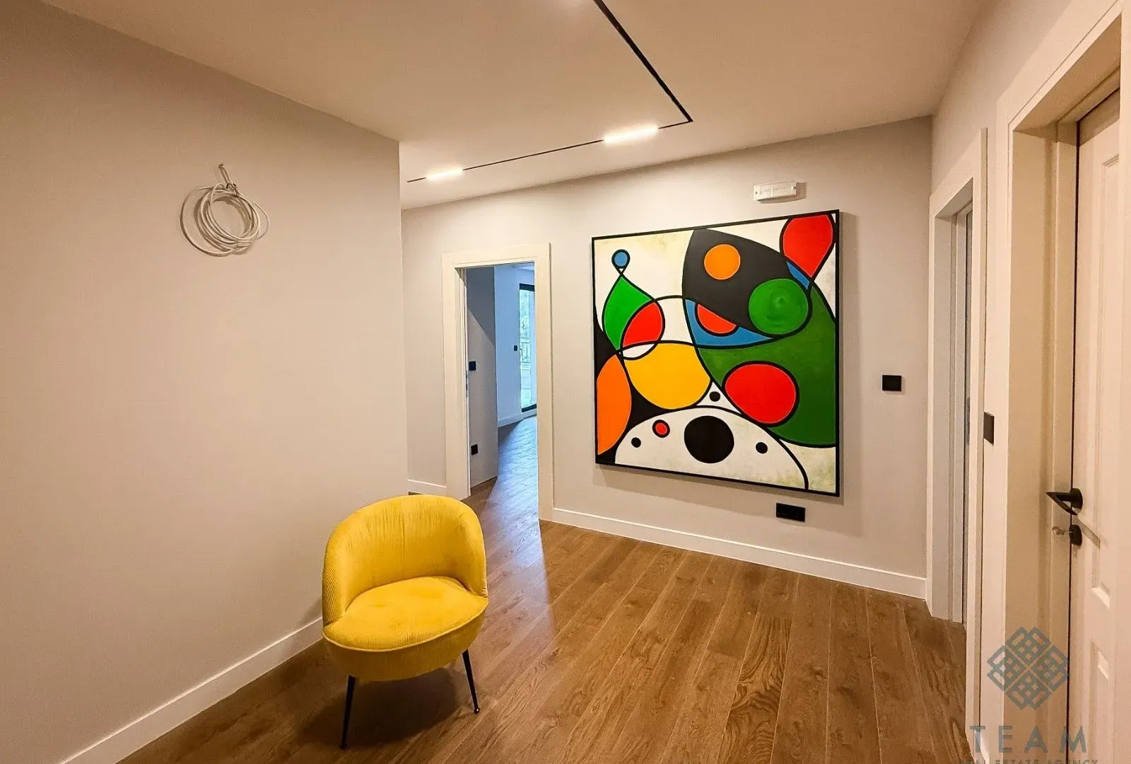 Izdavanje, trosoban stan, 163m², Preko Morače, Podgorica