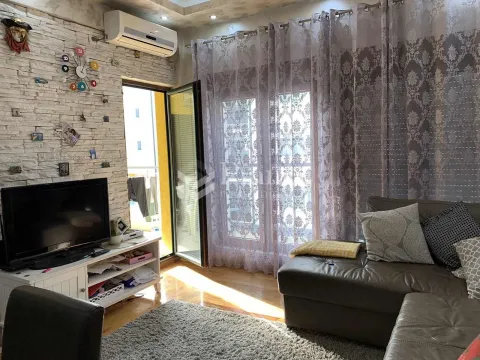 Rent, two bedroom apartment, 58m², Dalmatinska ulica, Podgorica - image 2