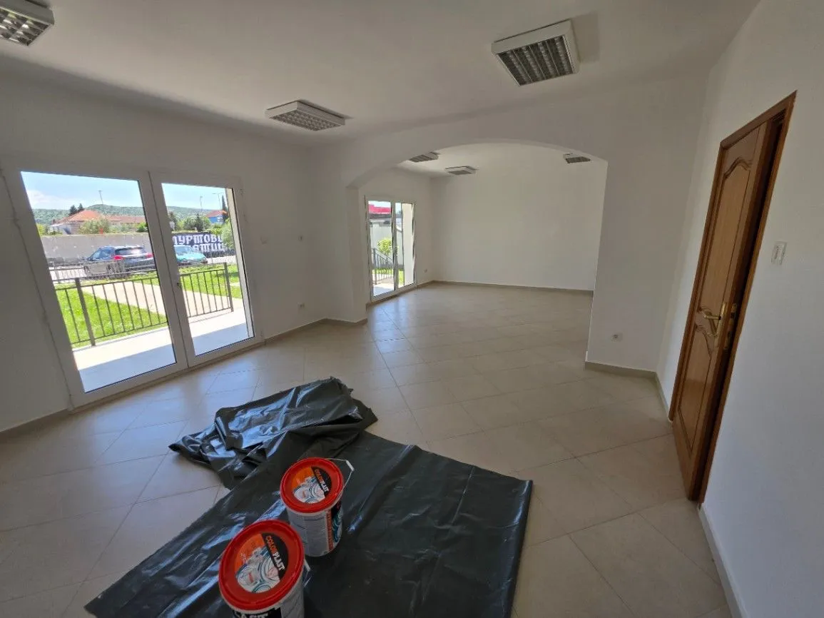 Rent, office space, 90m², Zlatica, Podgorica