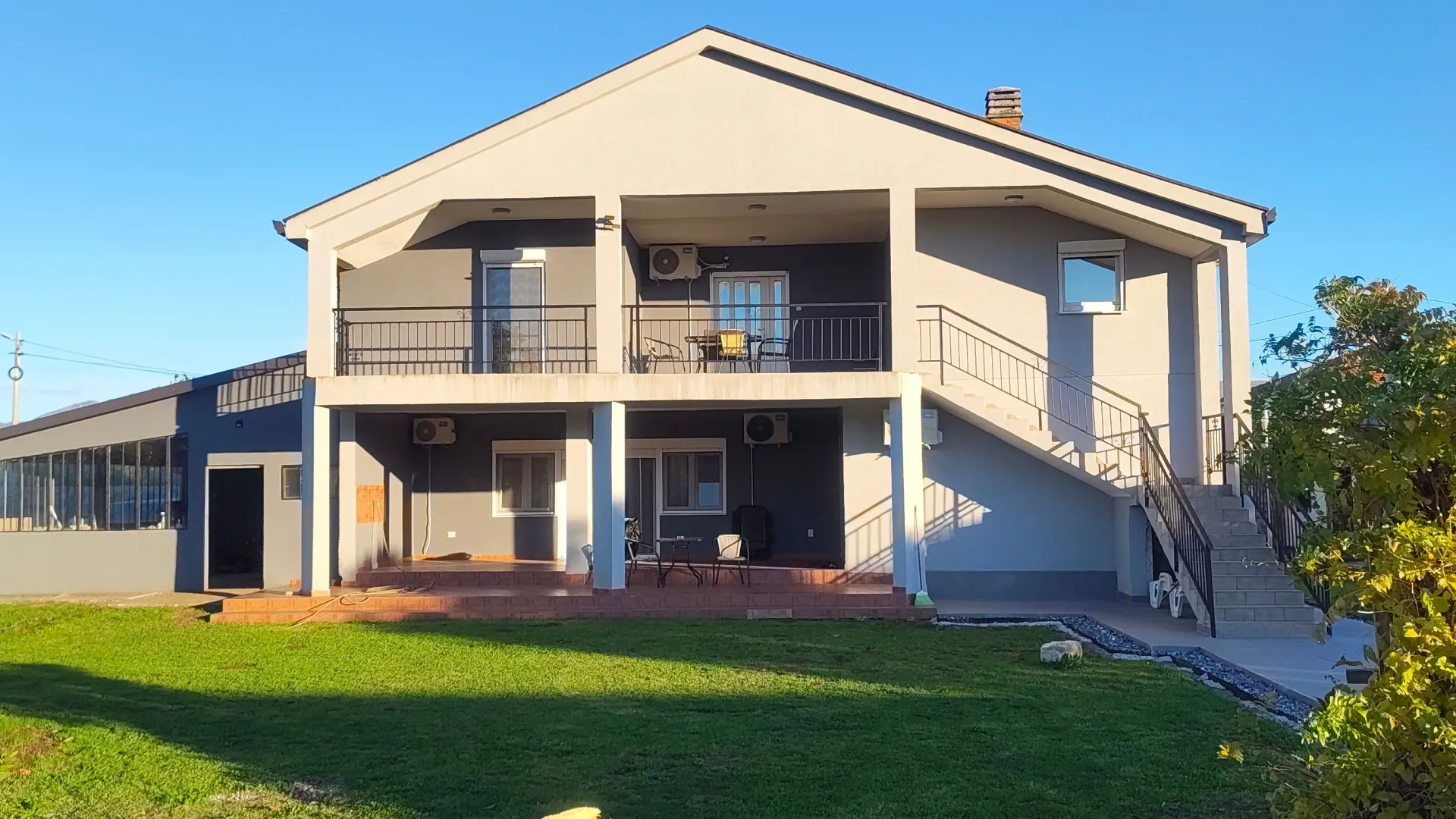 Sale, house, 360m², Donji Kokoti, Podgorica