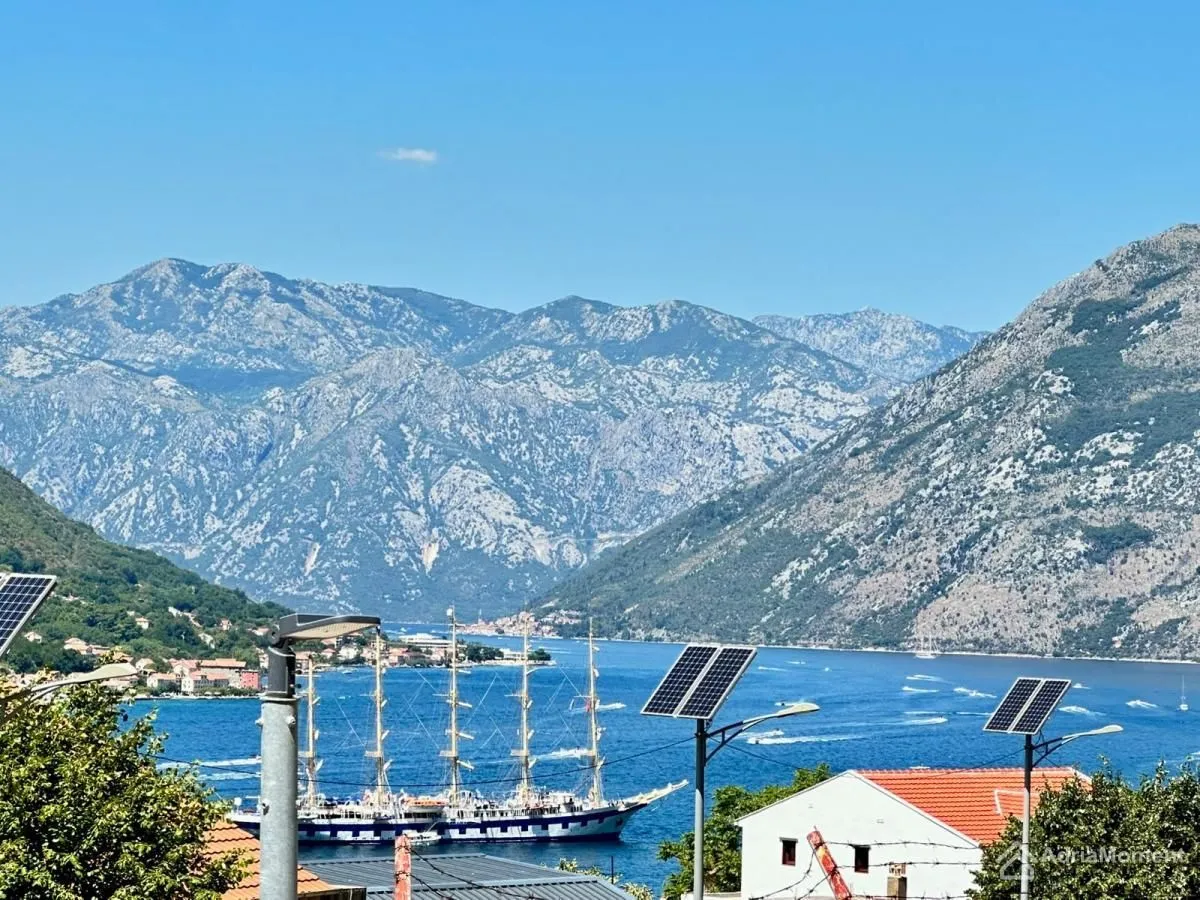 Sale, one bedroom apartment, 54m², Dobrota, Kotor