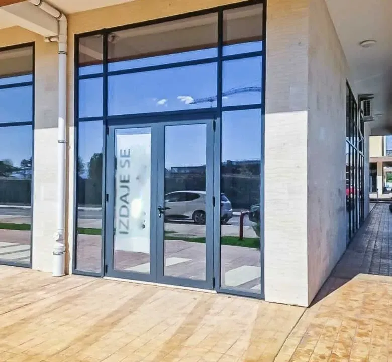 Izdavanje, poslovni prostor, 58m², New City, Podgorica