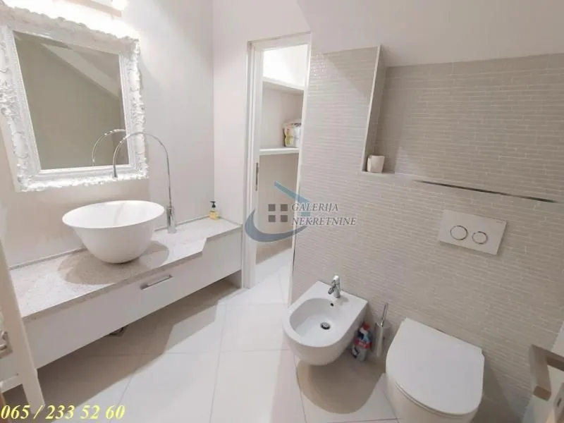 Izdavanje, stan, 369m², Savski Venac, Beograd