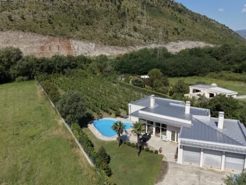 Rent, house, 250m², Tološi, Podgorica - image 2