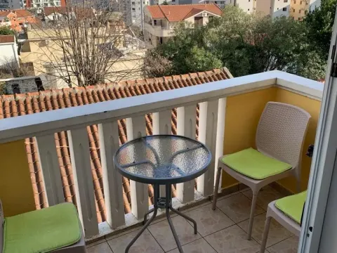 Rent, one bedroom apartment, 50m², Budva, Crna Gora - image 8