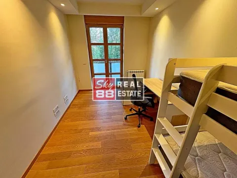 Rent, four bedroom apartment, 155m², Savski Venac, Beograd - image 11