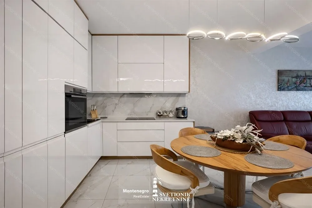Prodaja, dvosoban stan, 62m², Igalo, Herceg Novi