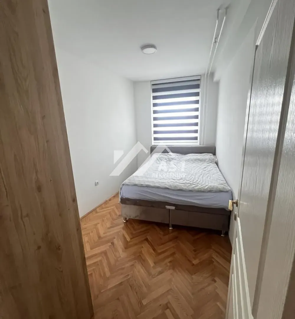 Izdavanje, dvosoban stan, 47m², Centar, Novi Sad