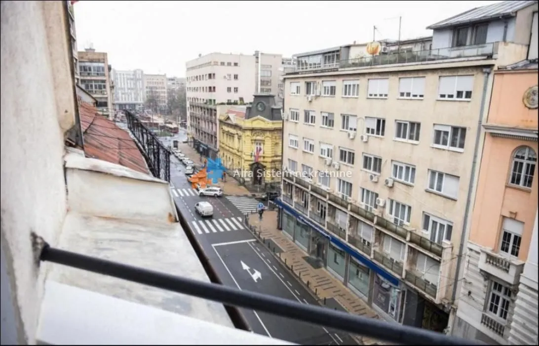 Izdavanje, trosoban stan, 74m², Stari Grad, Beograd