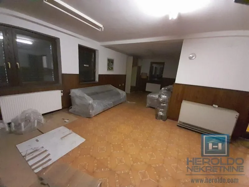 Sale, office space, 731m², Aqua park, Jagodina
