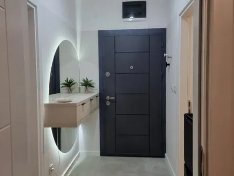 Izdavanje, jednosoban stan, 46m², Centar, Tivat - image 12