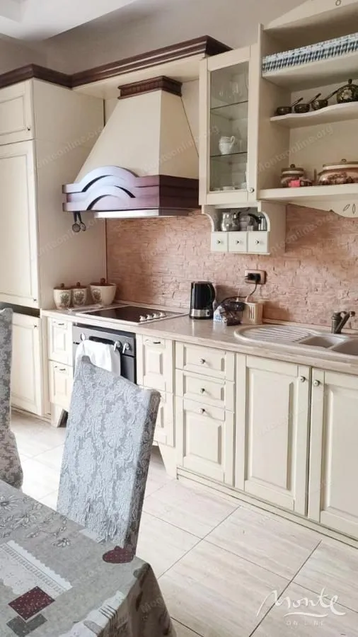 Sale, house, 200m², Bečići, Budva