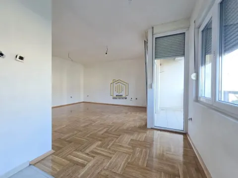 Prodaja, dvosoban stan, 73m², Dalmatinska ulica, Podgorica - image 2