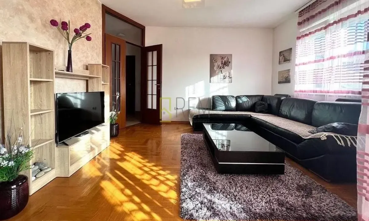 Izdavanje, dvosoban stan, 78m², Stari Aerodrom, Podgorica