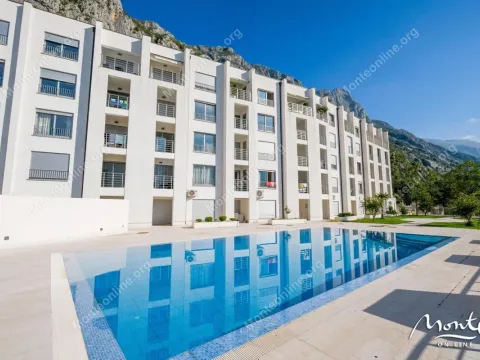 Sale, three bedroom apartment, 103m², Dobrota, Kotor - image 2